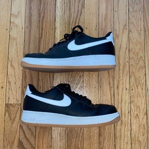 *BARELY WORN* NIKE AIR FORCE 1 “07 ‘Black White’ “
